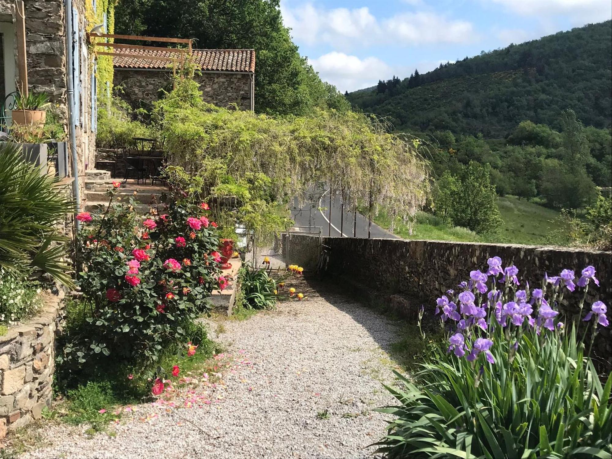 Bed and Breakfast Les Jardins De Lumiere Brusque Exterior foto